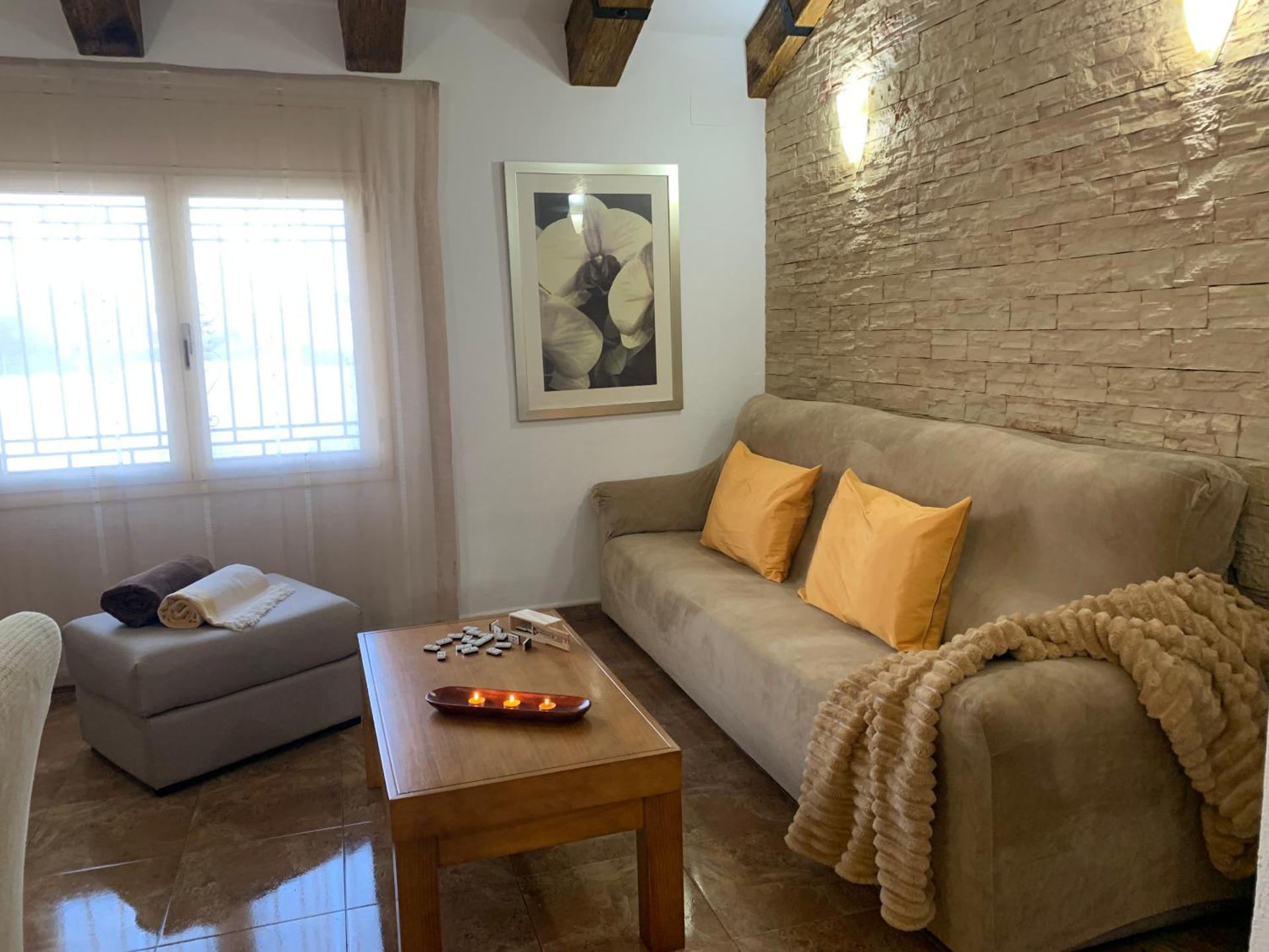 Casa Enric , con zona infantil, piscina y parking privado