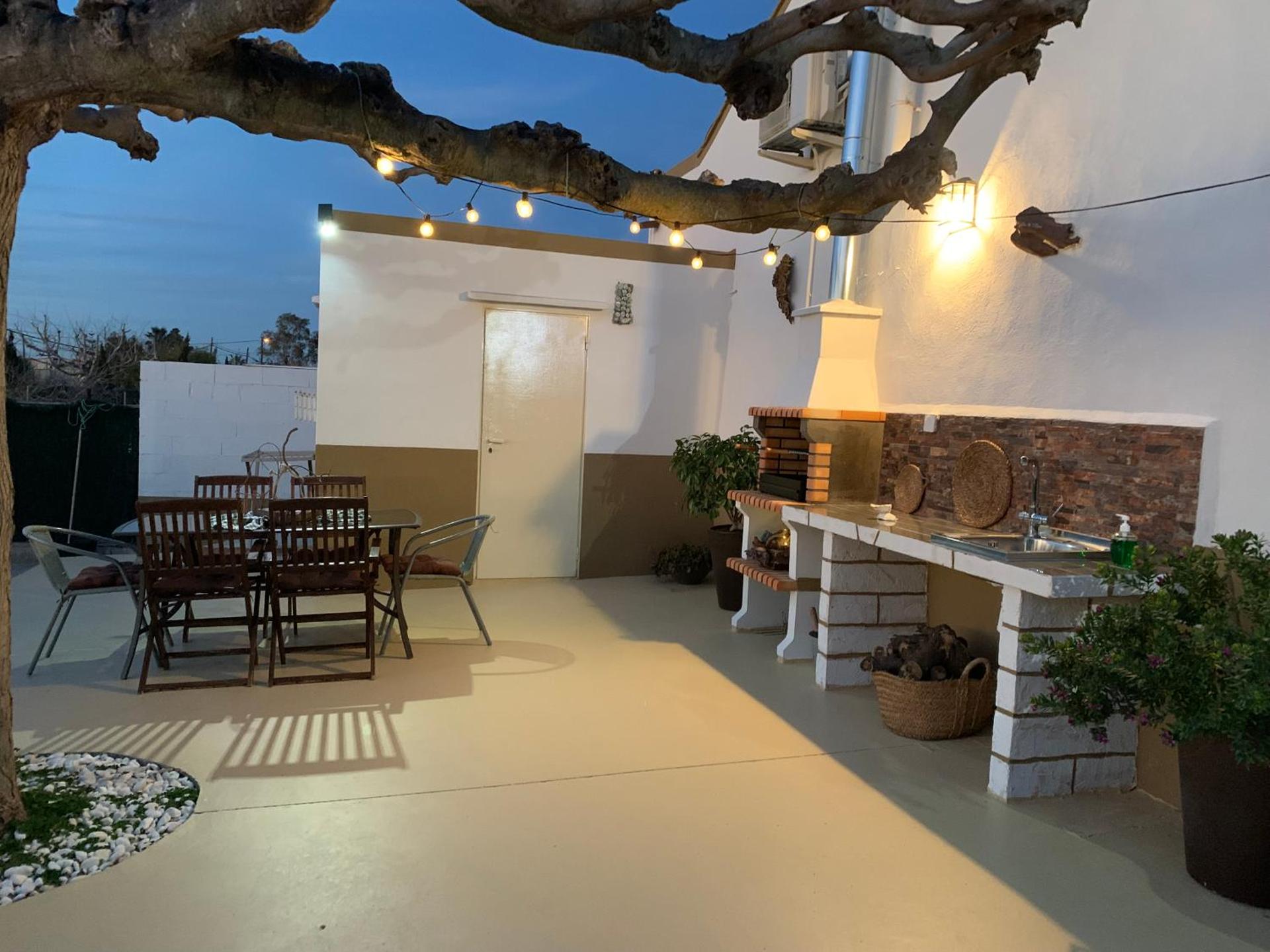 Casa Enric , con zona infantil, piscina y parking privado