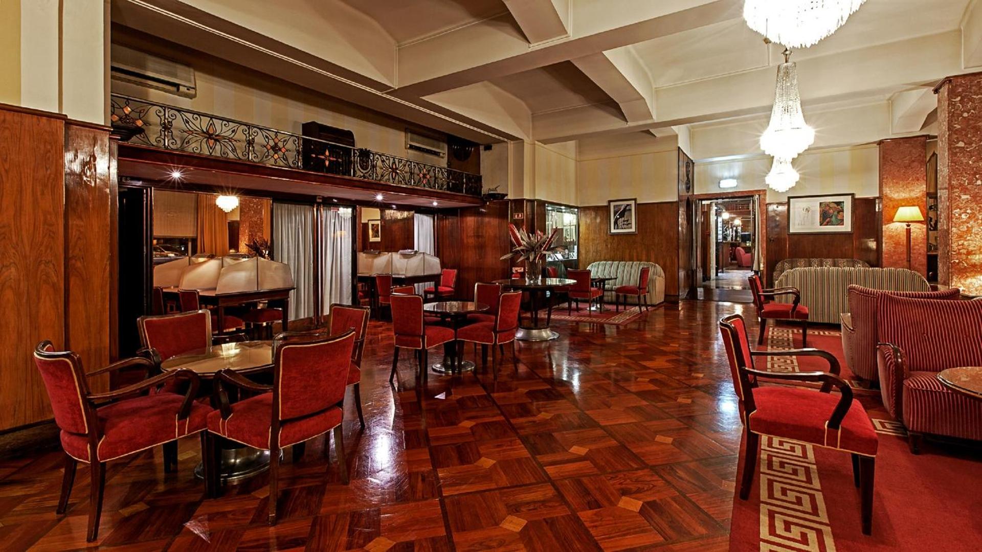 Communal lounge/ TV room