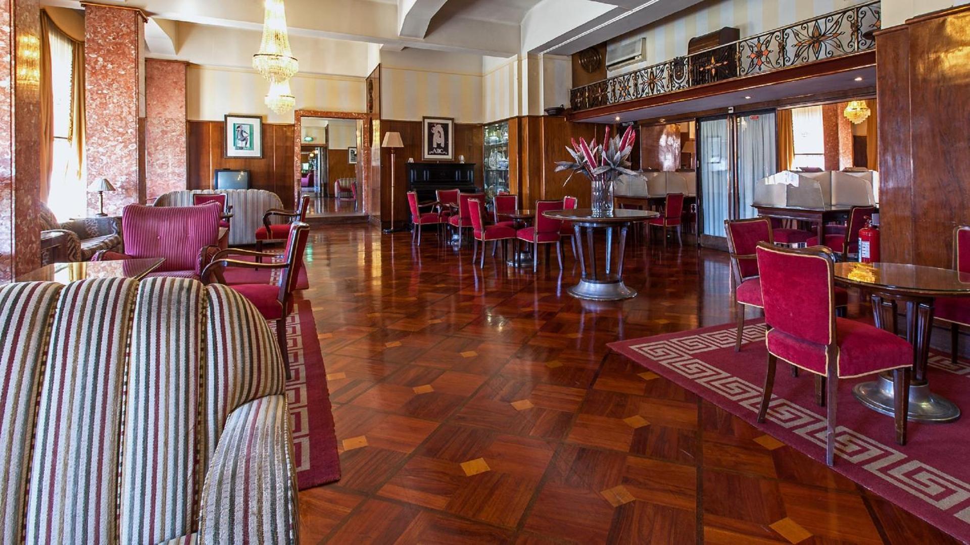 Communal lounge/ TV room