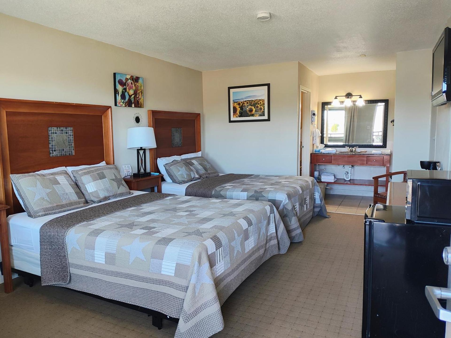 Economy Queen Room with Two Queen Beds 