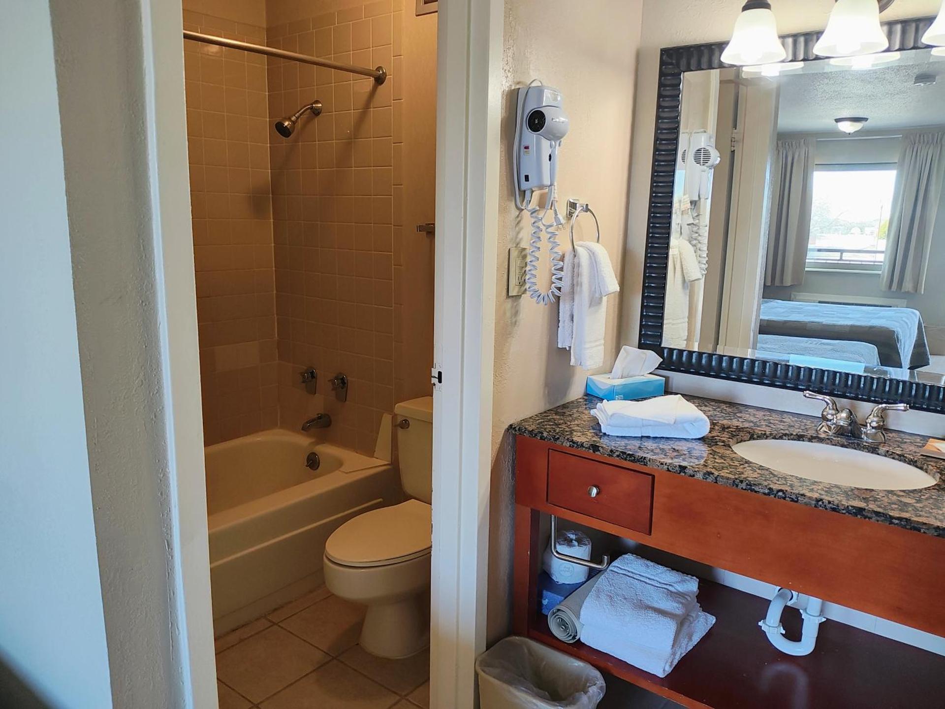 Economy Queen Room with Two Queen Beds 