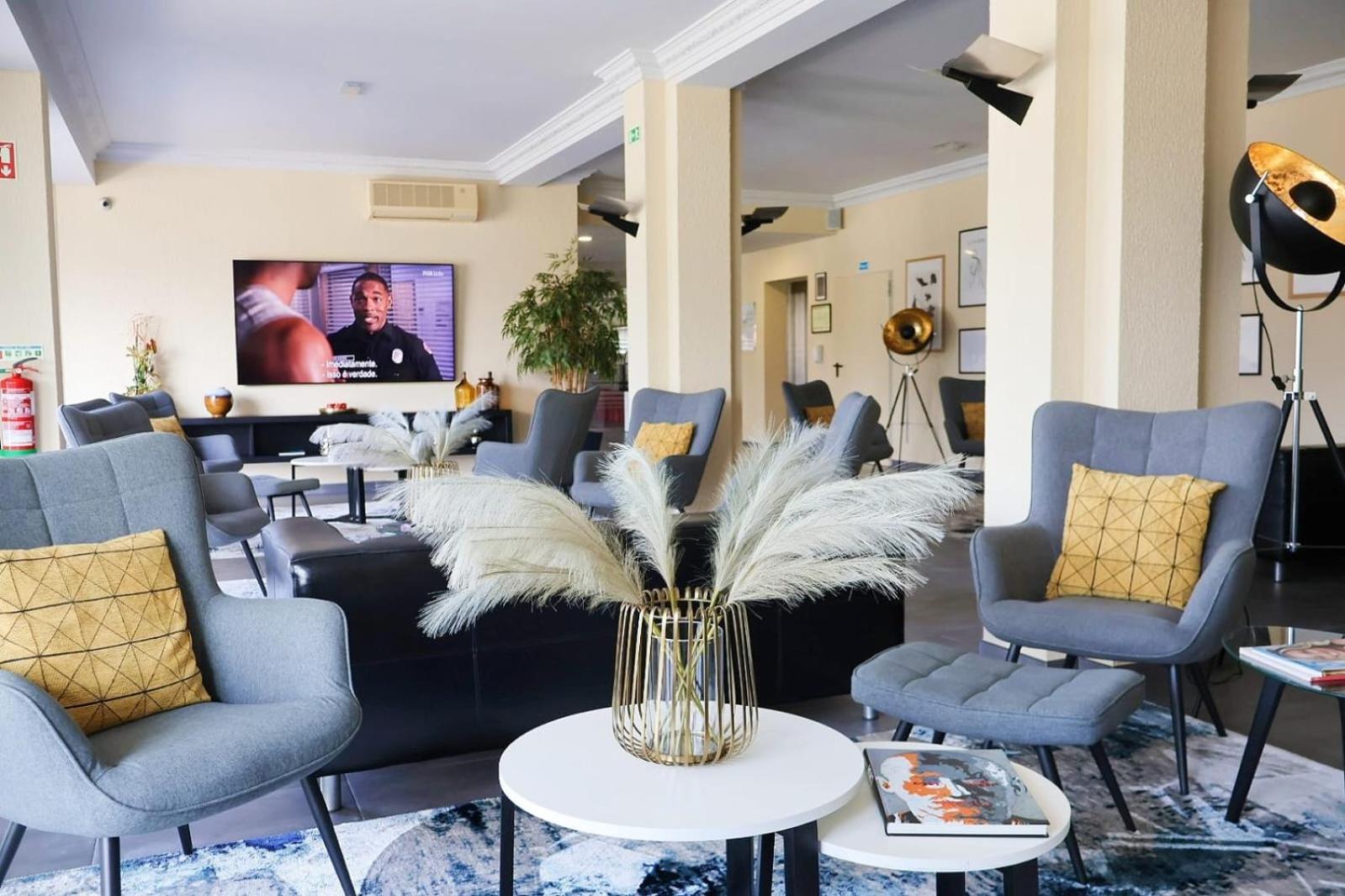 Communal lounge/ TV room