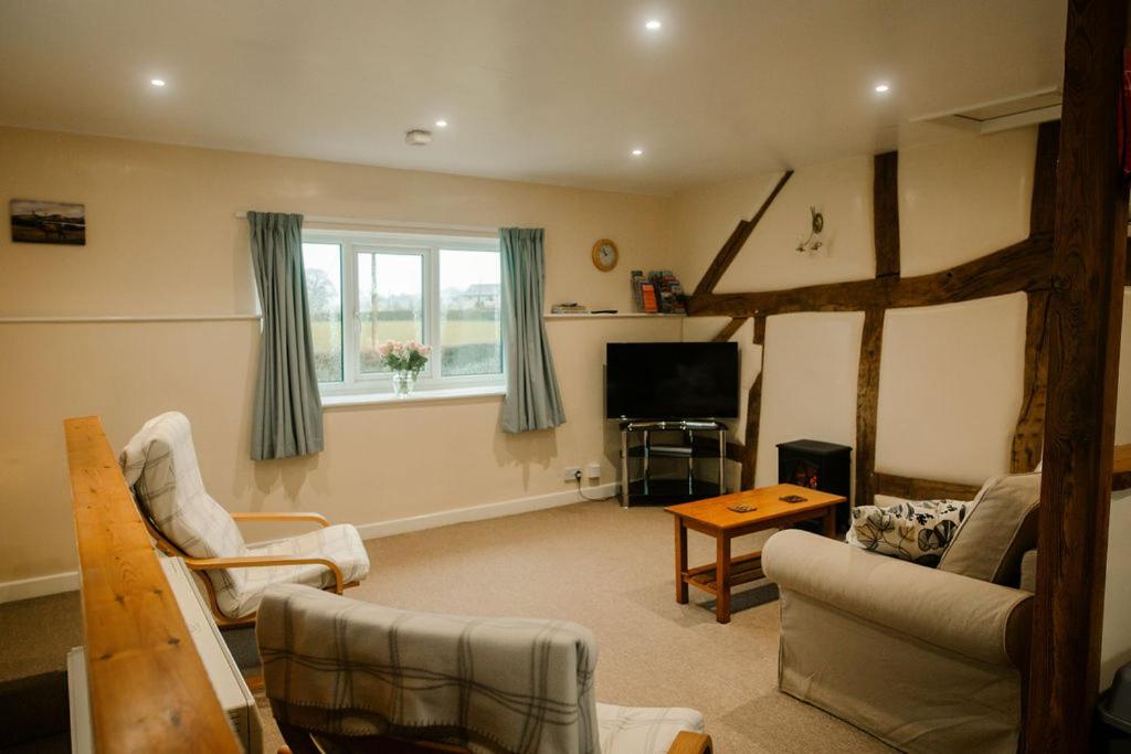 Granary at Tyddyn Isaf