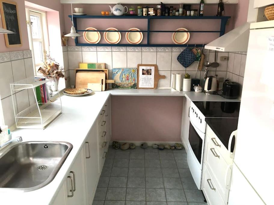 Skønt fiskerhus. Tæt på by, havn og havet