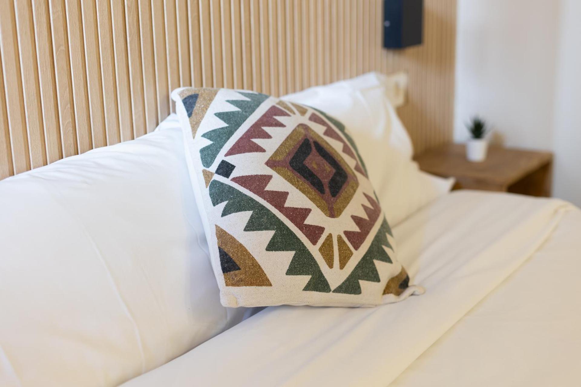 Double Room with Balcony and Shared Bathroom