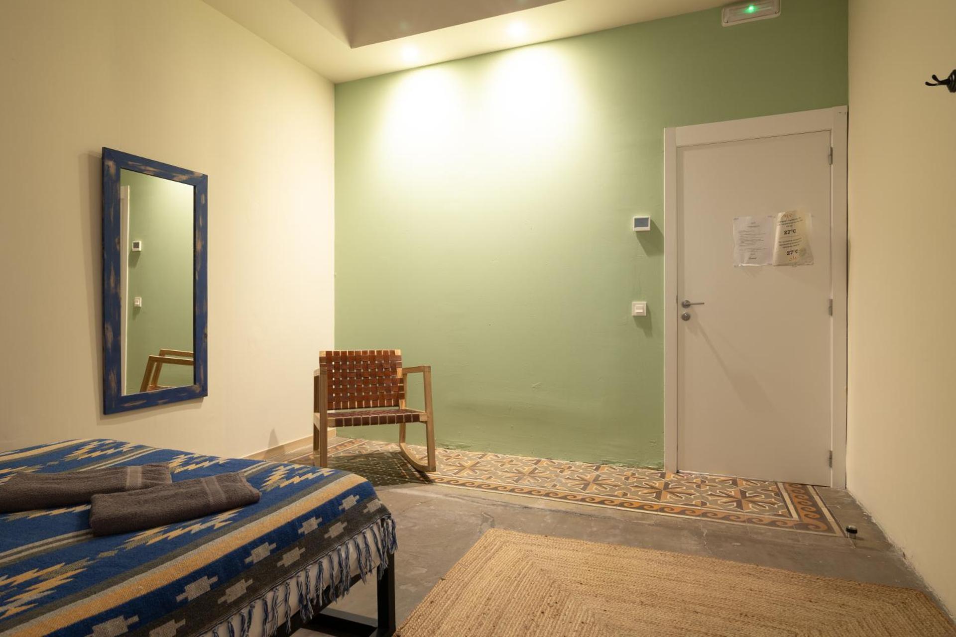 Double Room with Balcony and Shared Bathroom