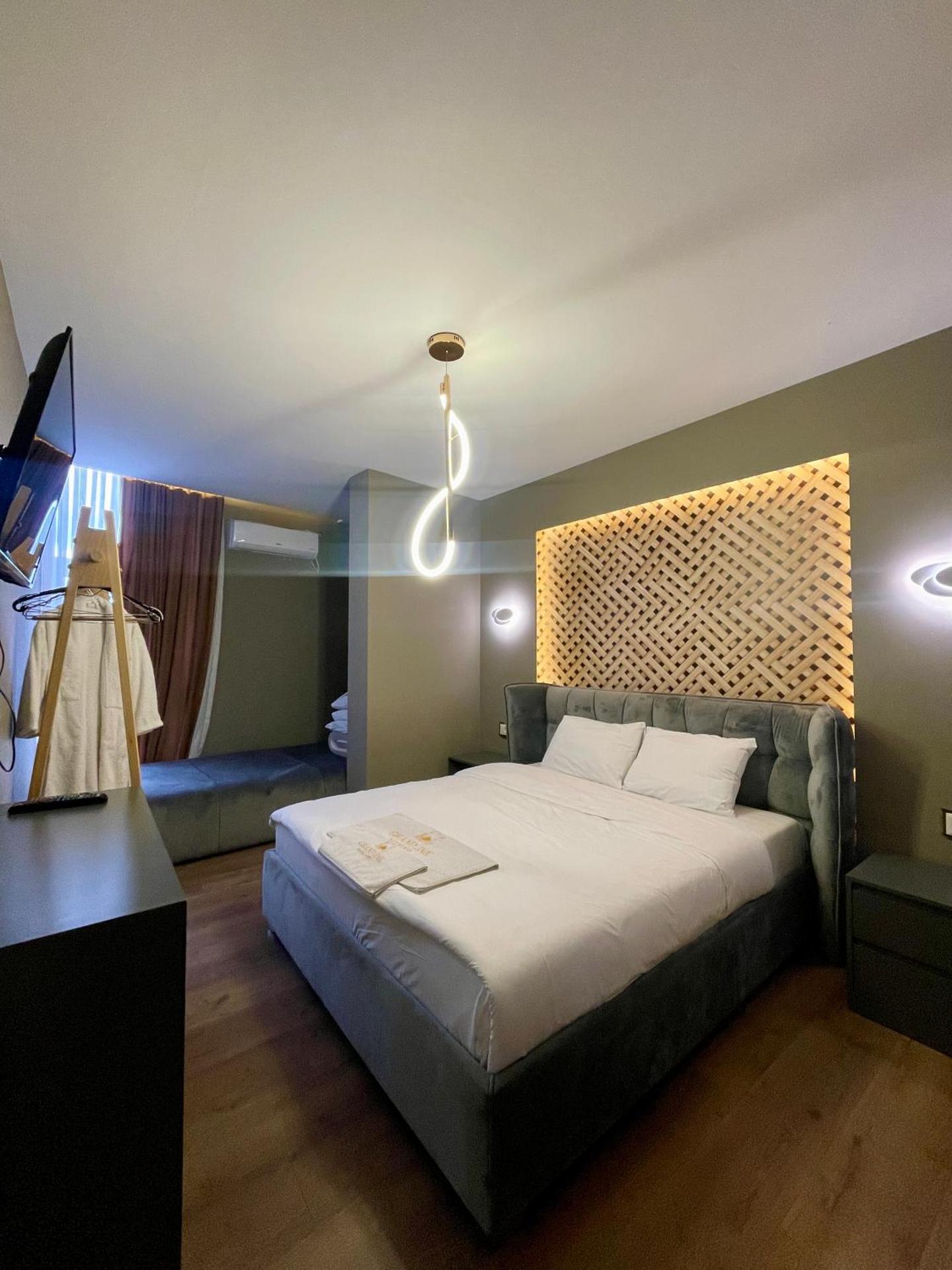GRAND JNK Boutique Hotel
