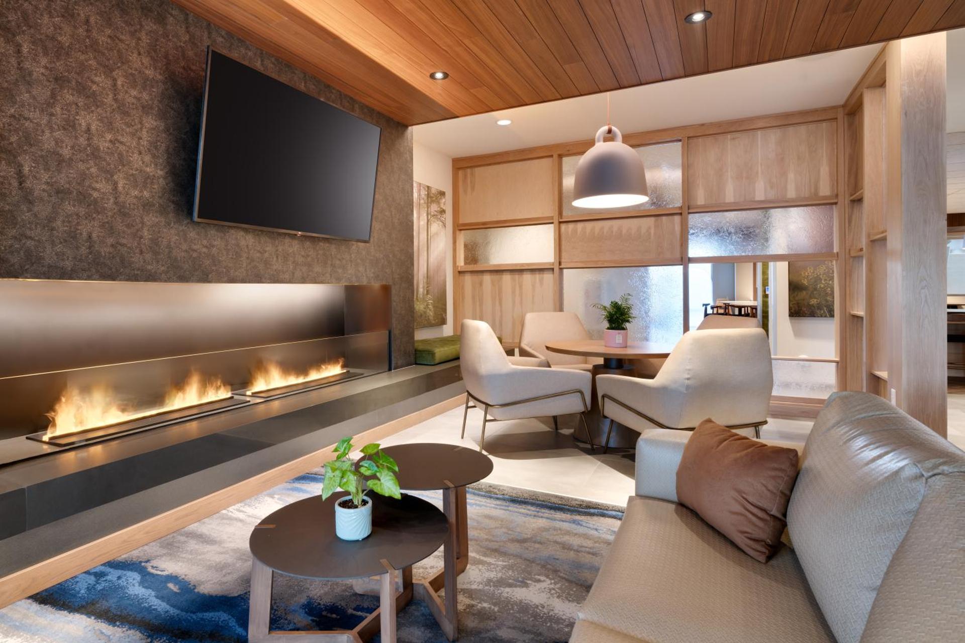 Communal lounge/ TV room