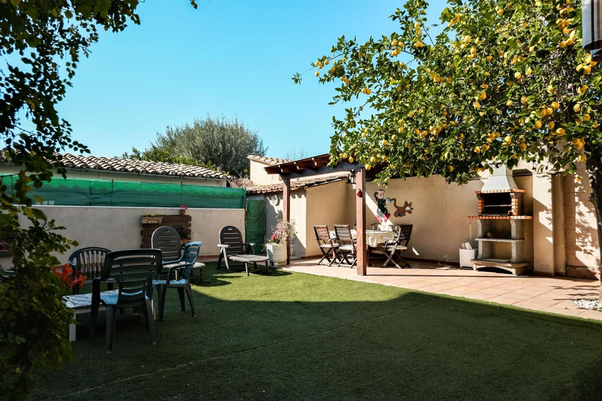 Cals Avis Casa con jardín y barbacoa en Banyoles