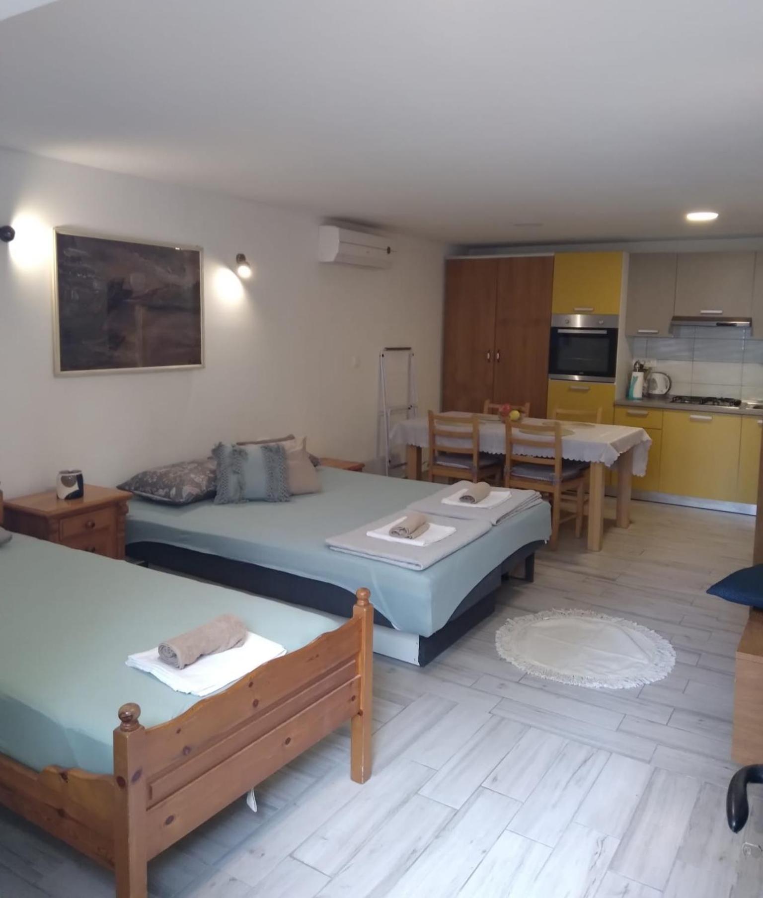 Standard Triple Studio