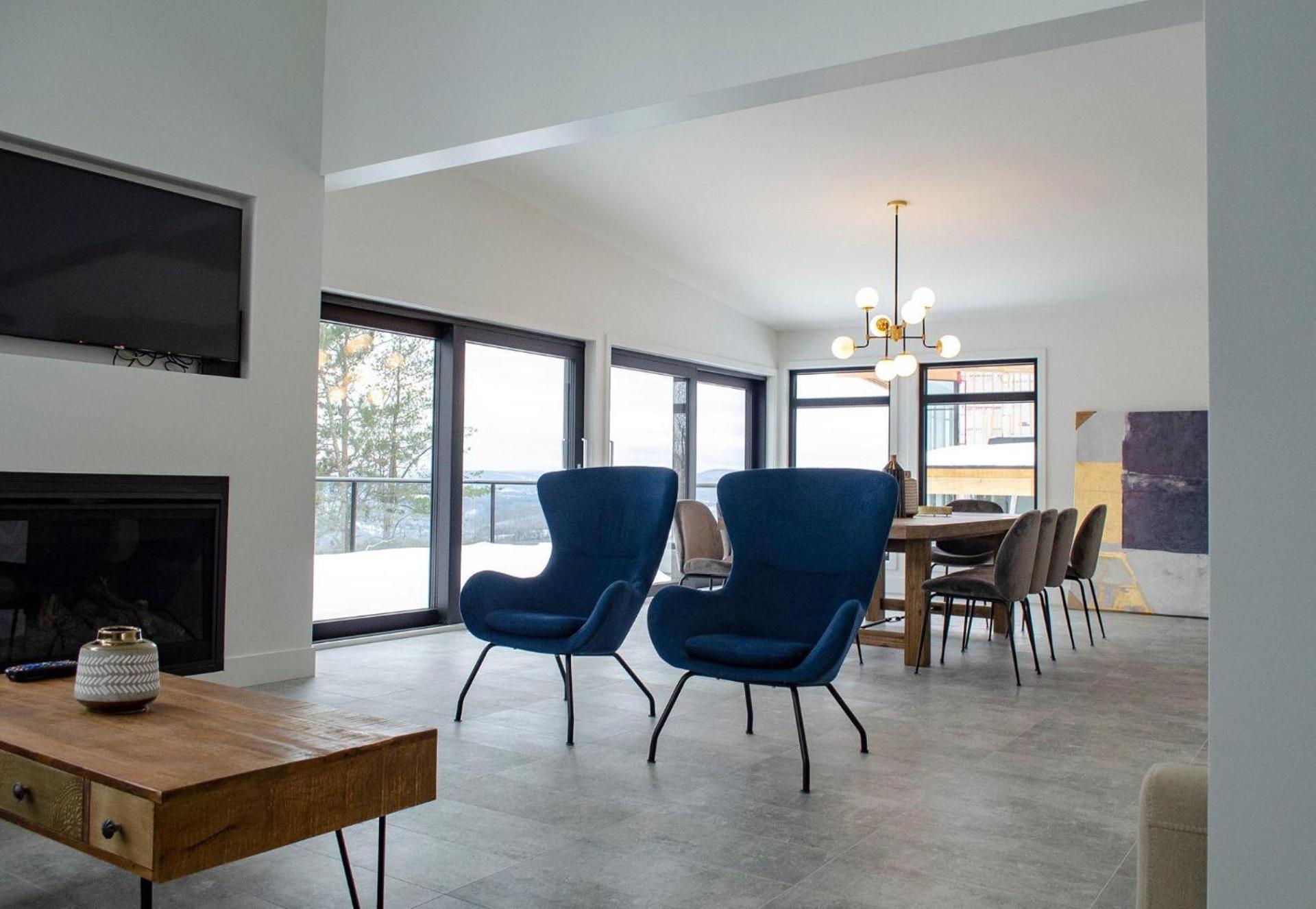 Communal lounge/ TV room