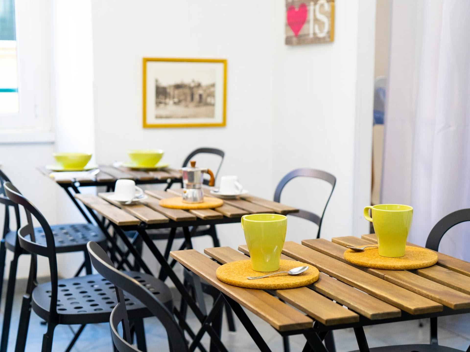 Communal lounge/ TV room