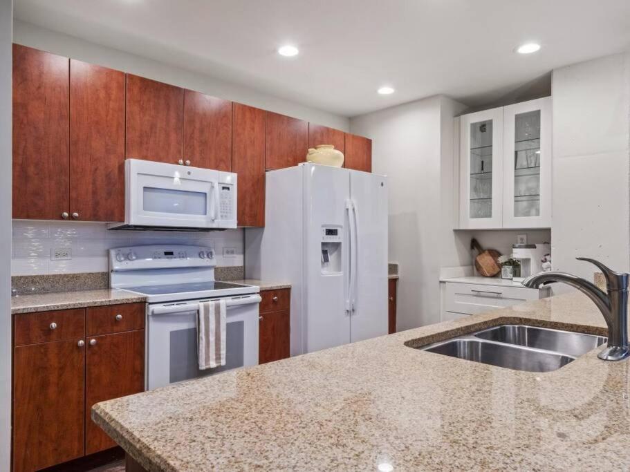 4Bedroom/ 2bath 2100sq ft Thorton Park Master Suite