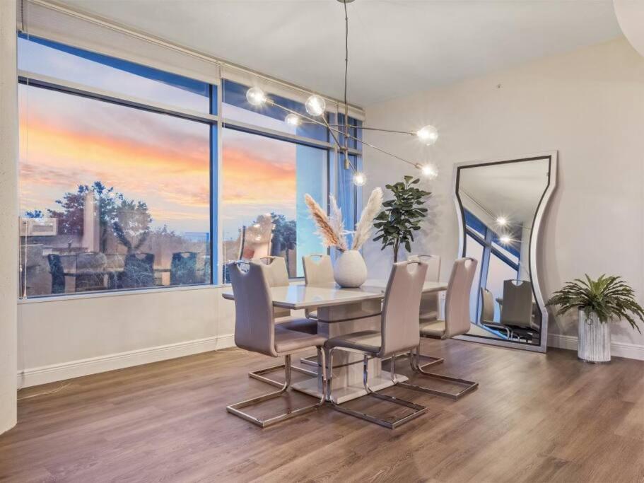 4Bedroom/ 2bath 2100sq ft Thorton Park Master Suite