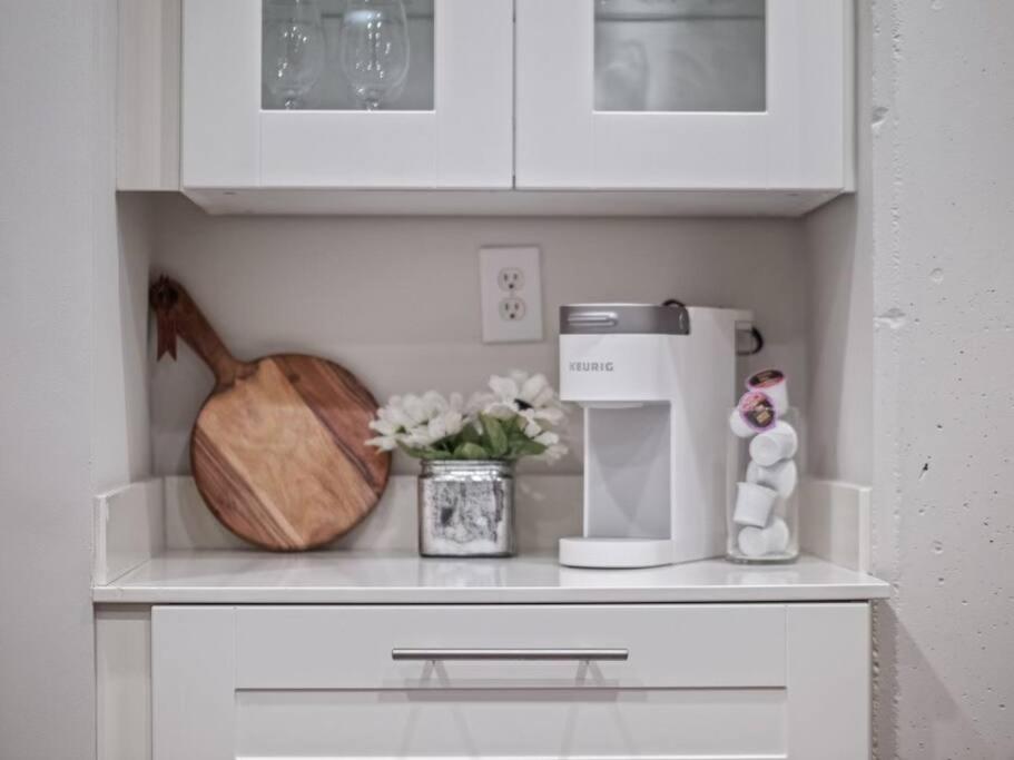 4Bedroom/ 2bath 2100sq ft Thorton Park Master Suite