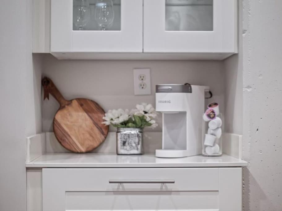 4Bedroom/ 2bath 2100sq ft Thorton Park Master Suite