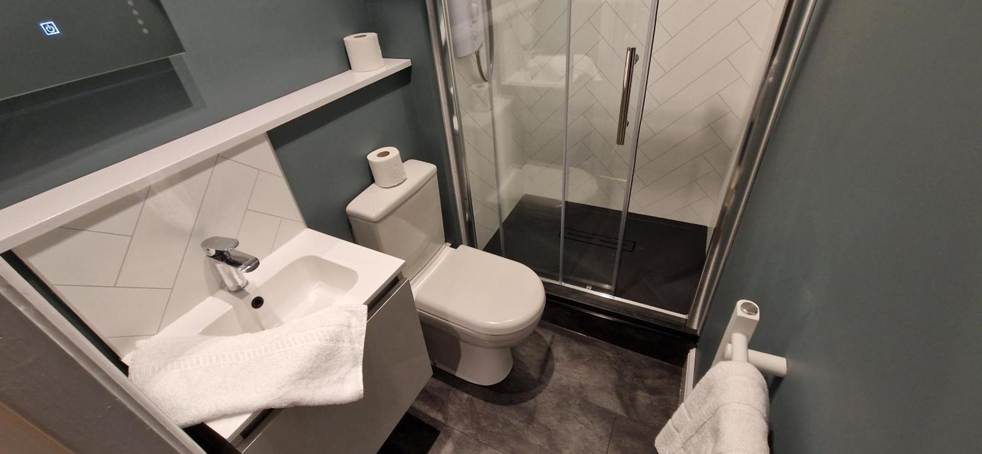 Beautiful Central Kendal Townhouse 3 Double Beds Free Parking