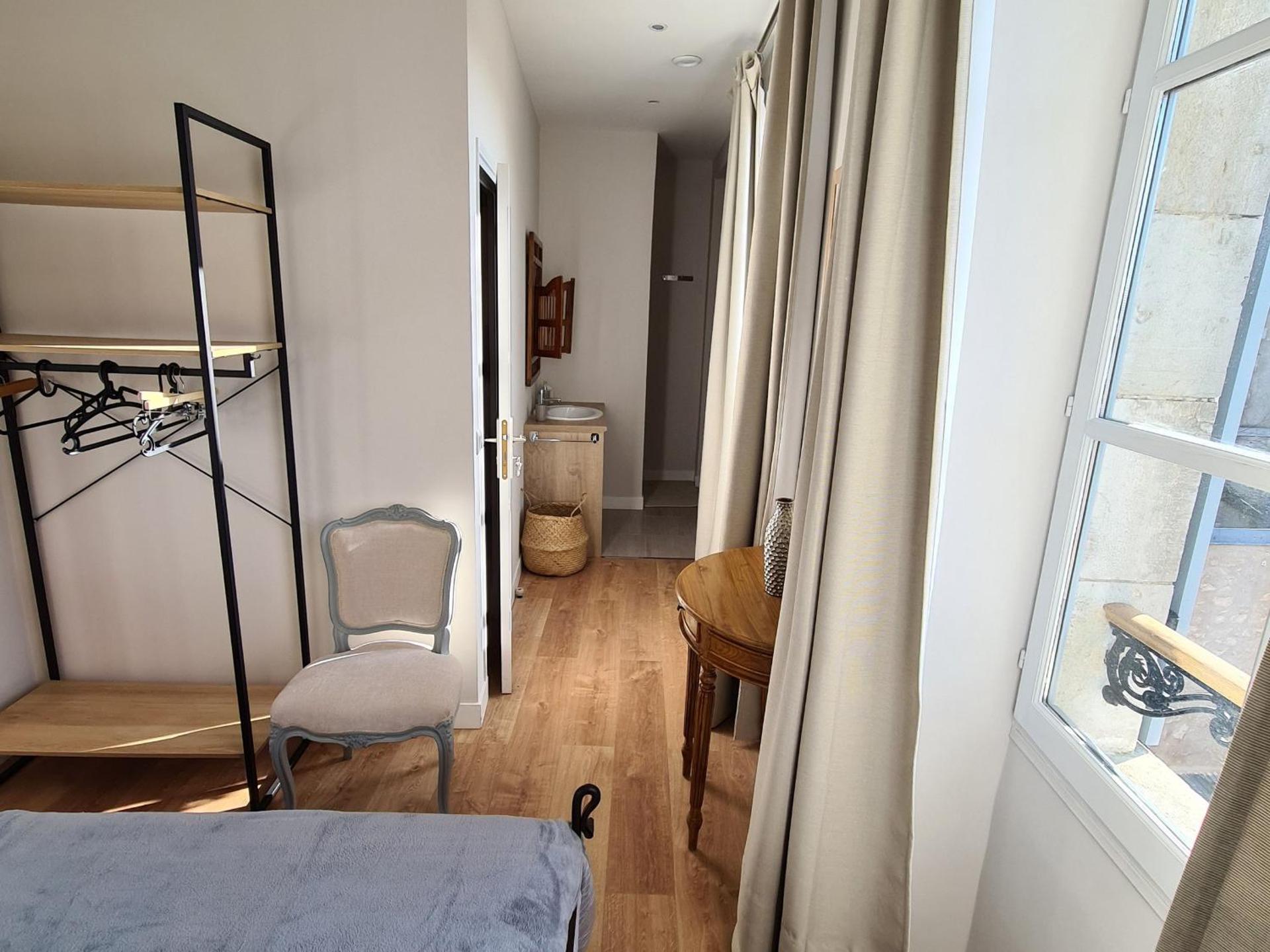 Demeure restaurée avec chambres privatives, proche Loire, vignes et activités outdoor - FR-1-590-240