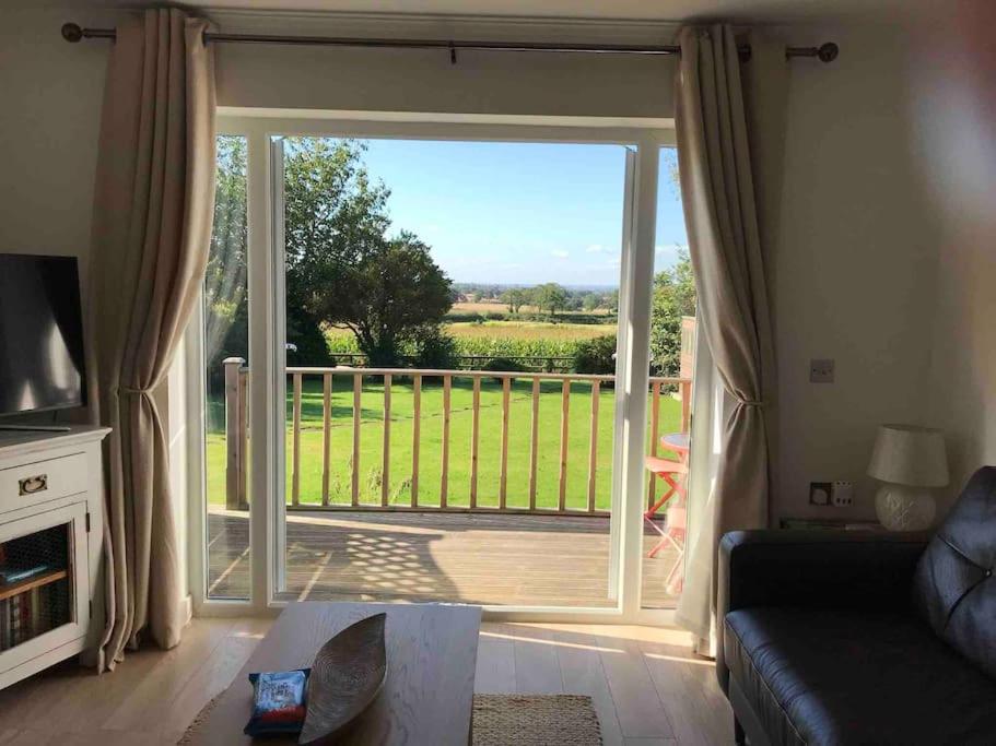 The Cottage in Baxterley. Peaceful home from home. Beautifully finished.