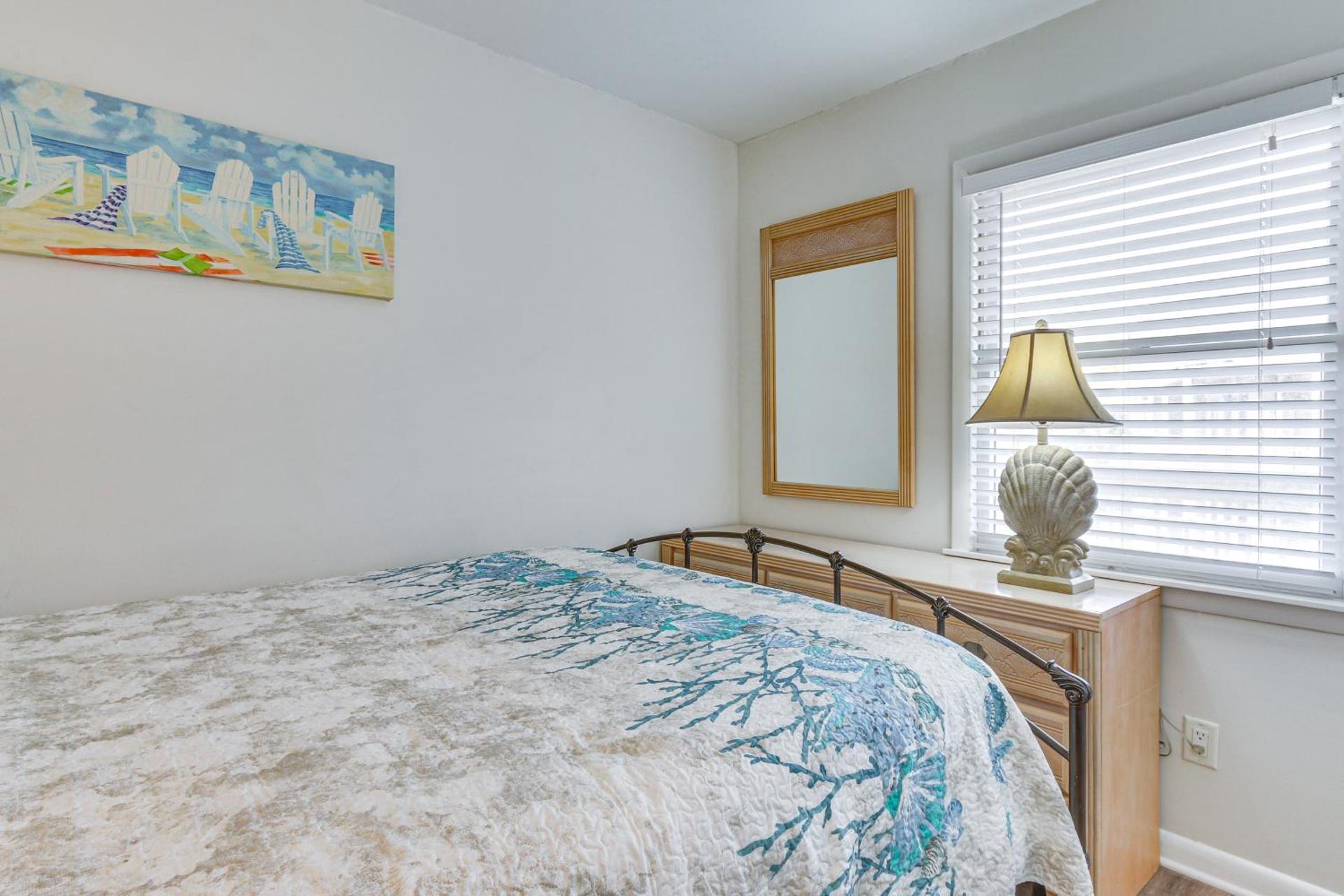 Hilton Head Island Condo with Coligny Beach Access!