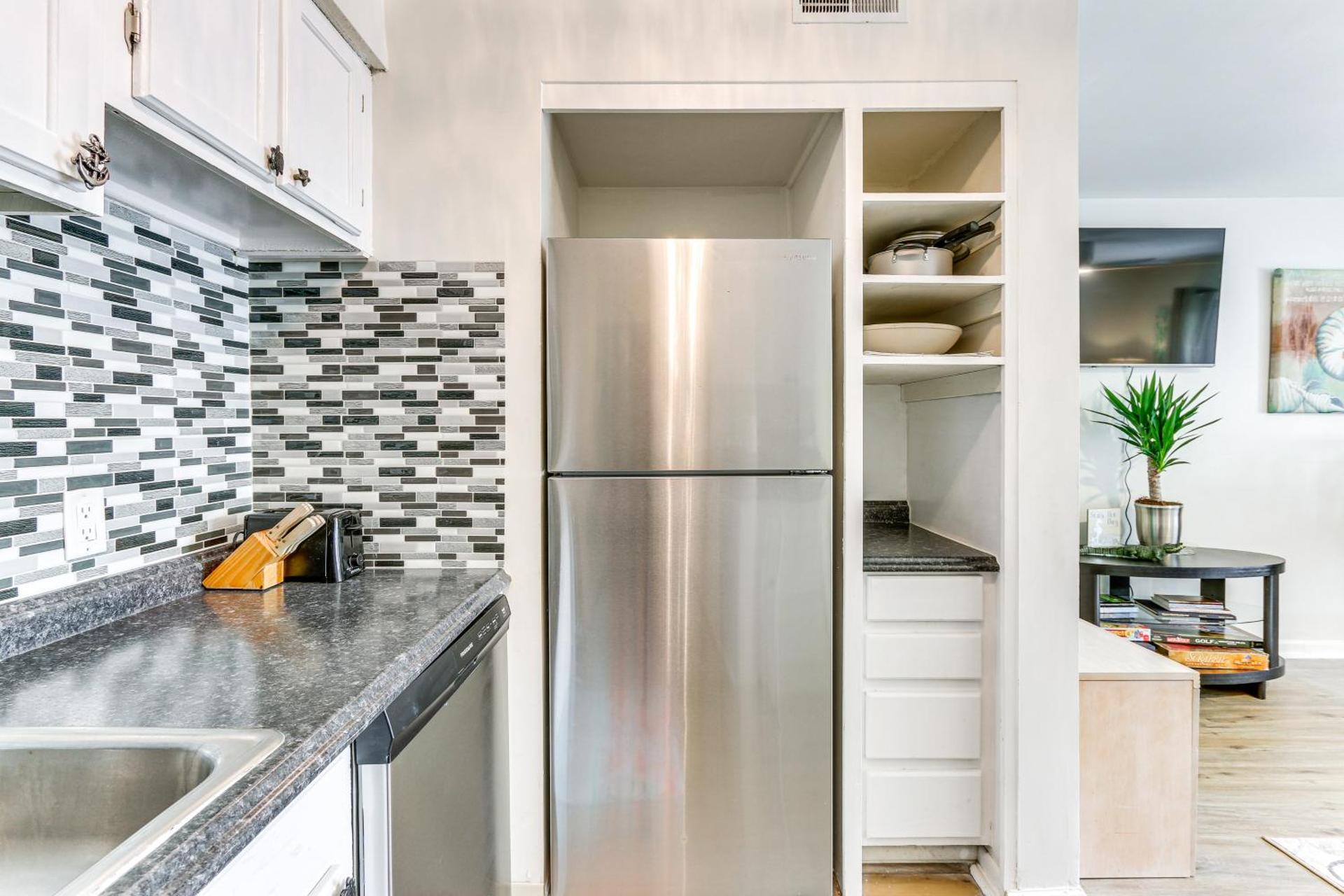 Hilton Head Island Condo with Coligny Beach Access!