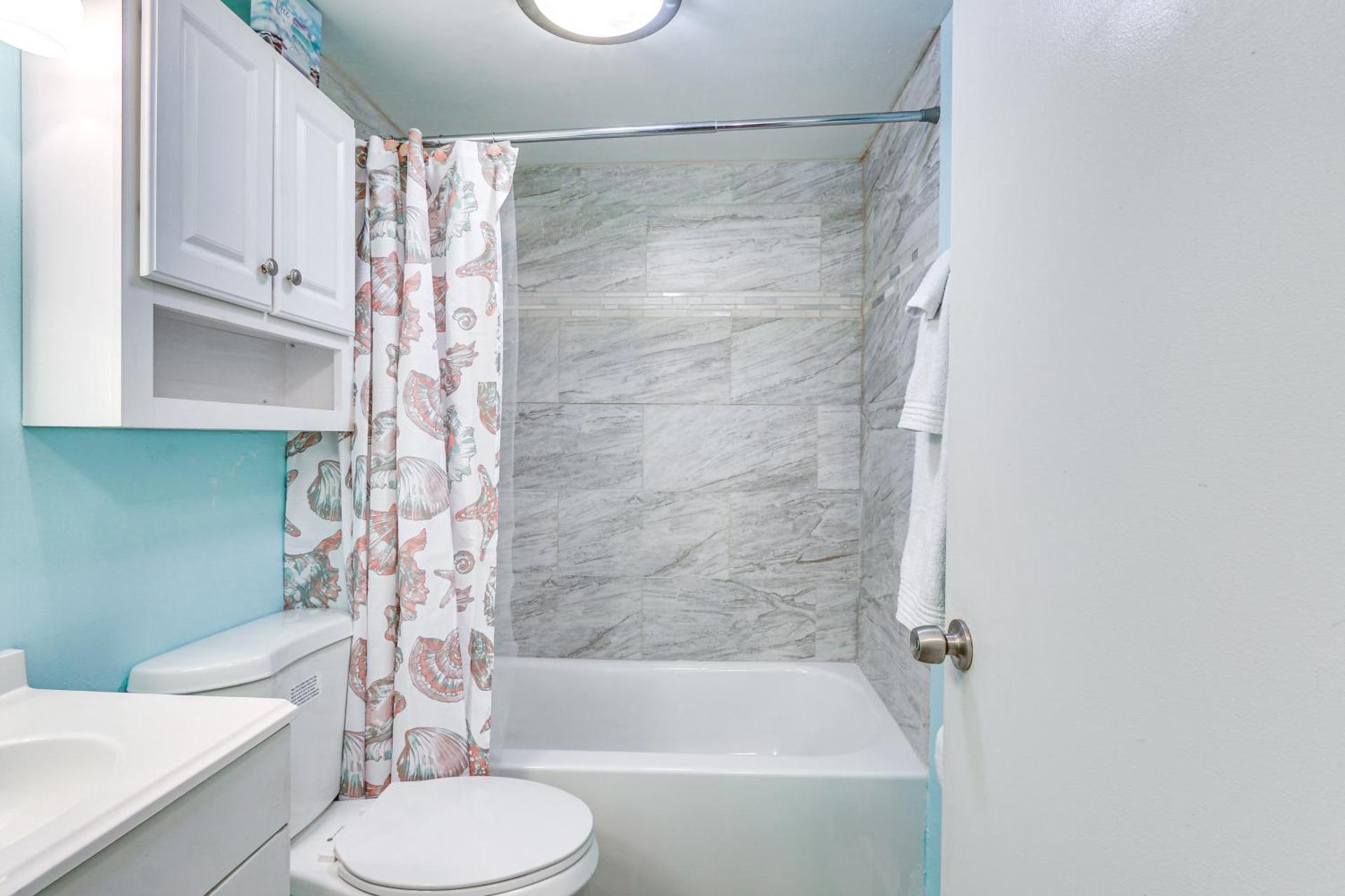 Hilton Head Island Condo with Coligny Beach Access!