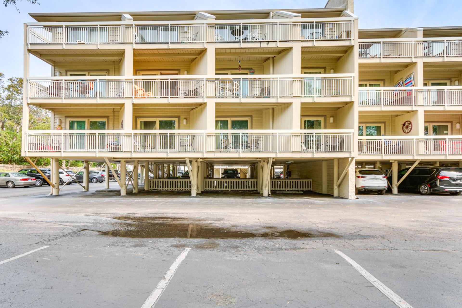 Hilton Head Island Condo with Coligny Beach Access!