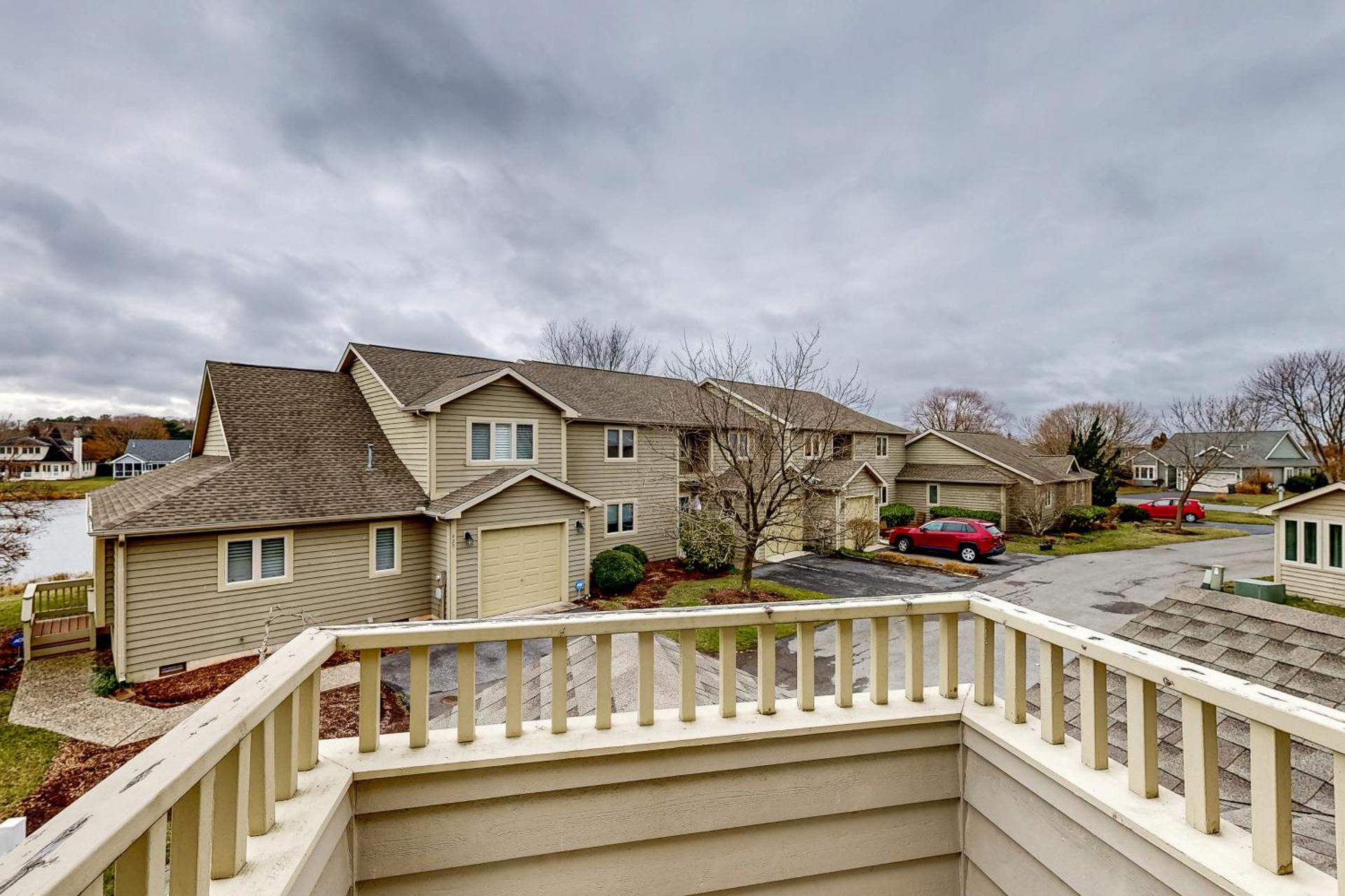 Plantations East - 166 Lakeside Dr