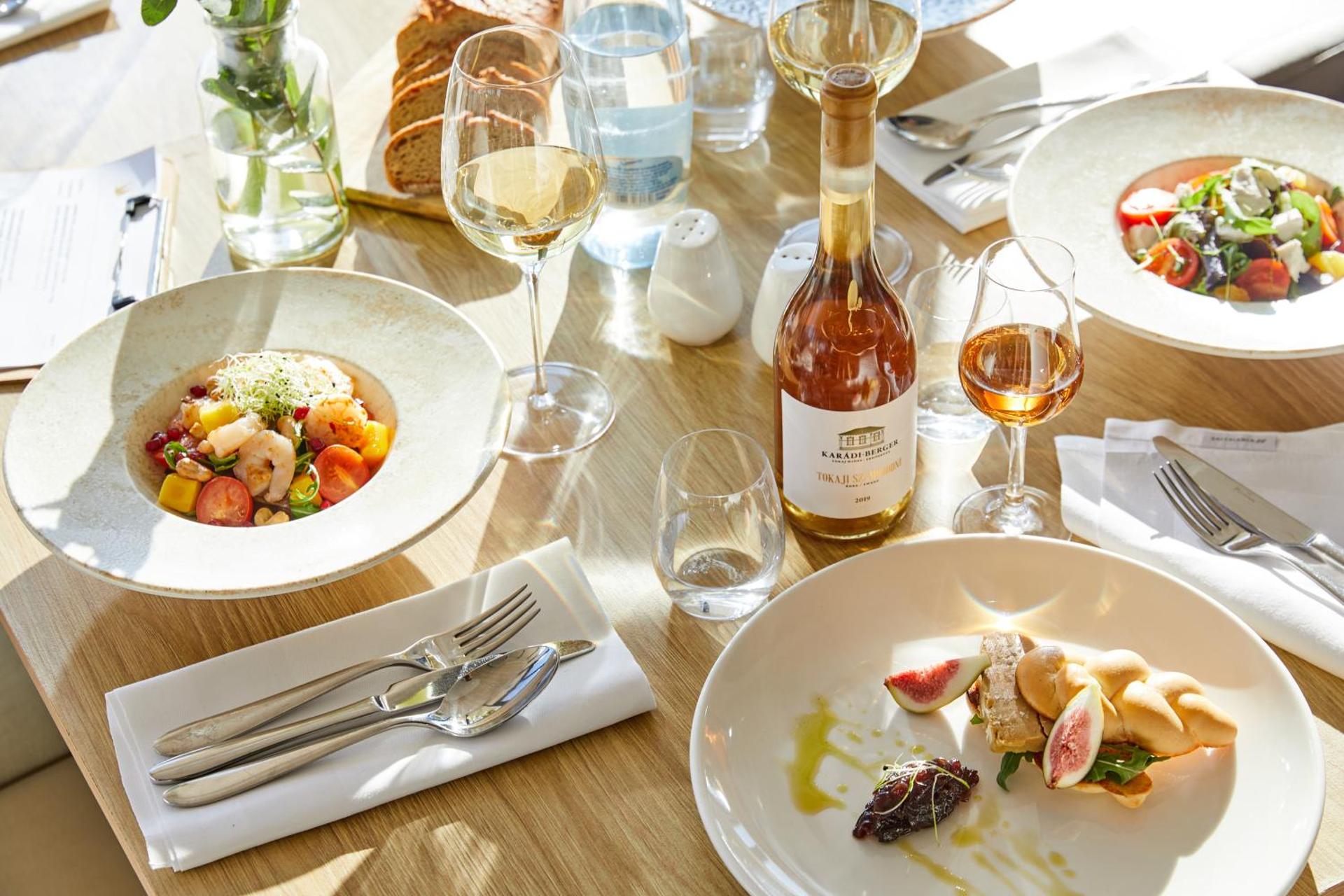 Restaurant/places to eat