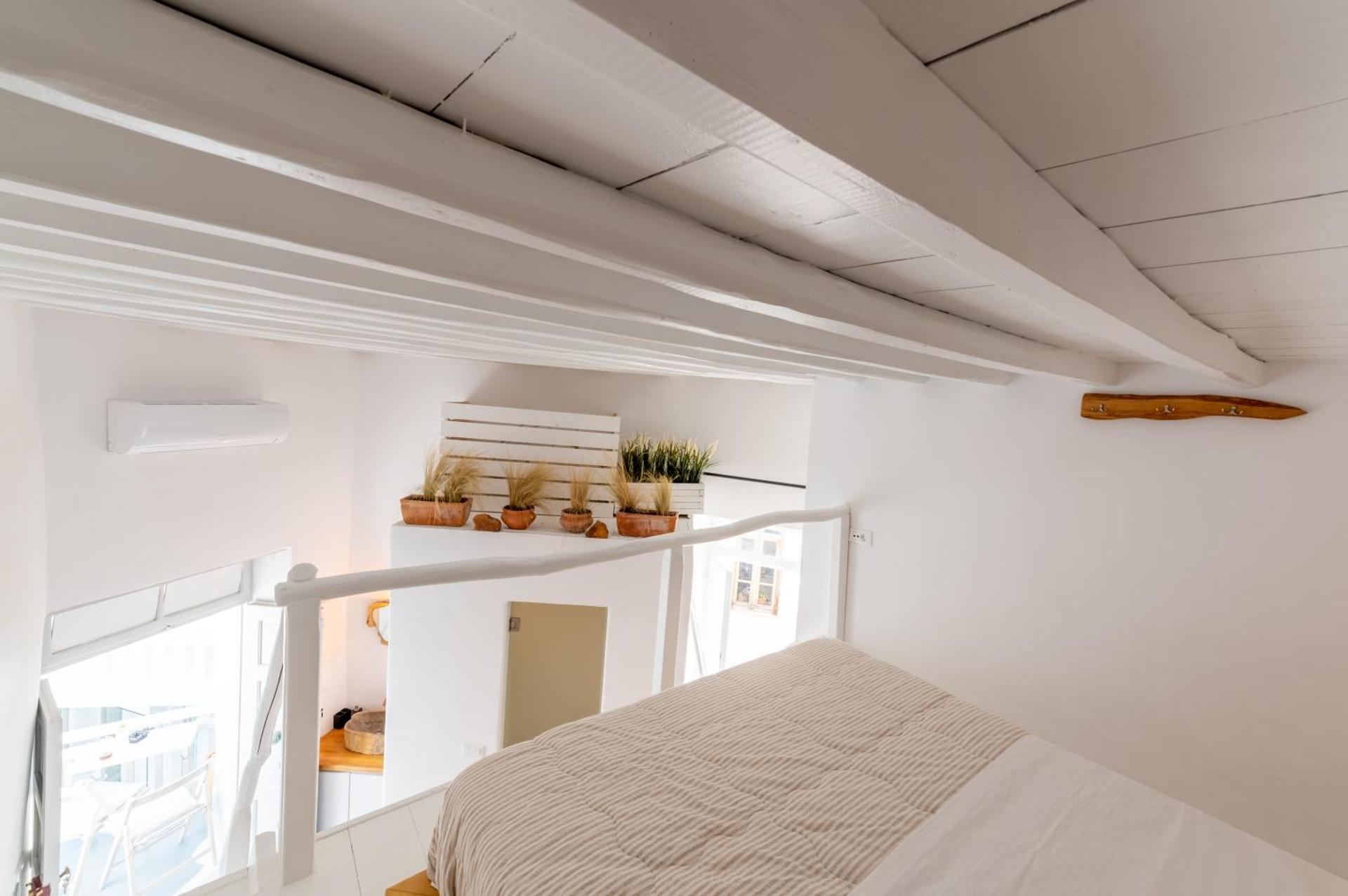 MYKONOS VIBES TOWN LOFT