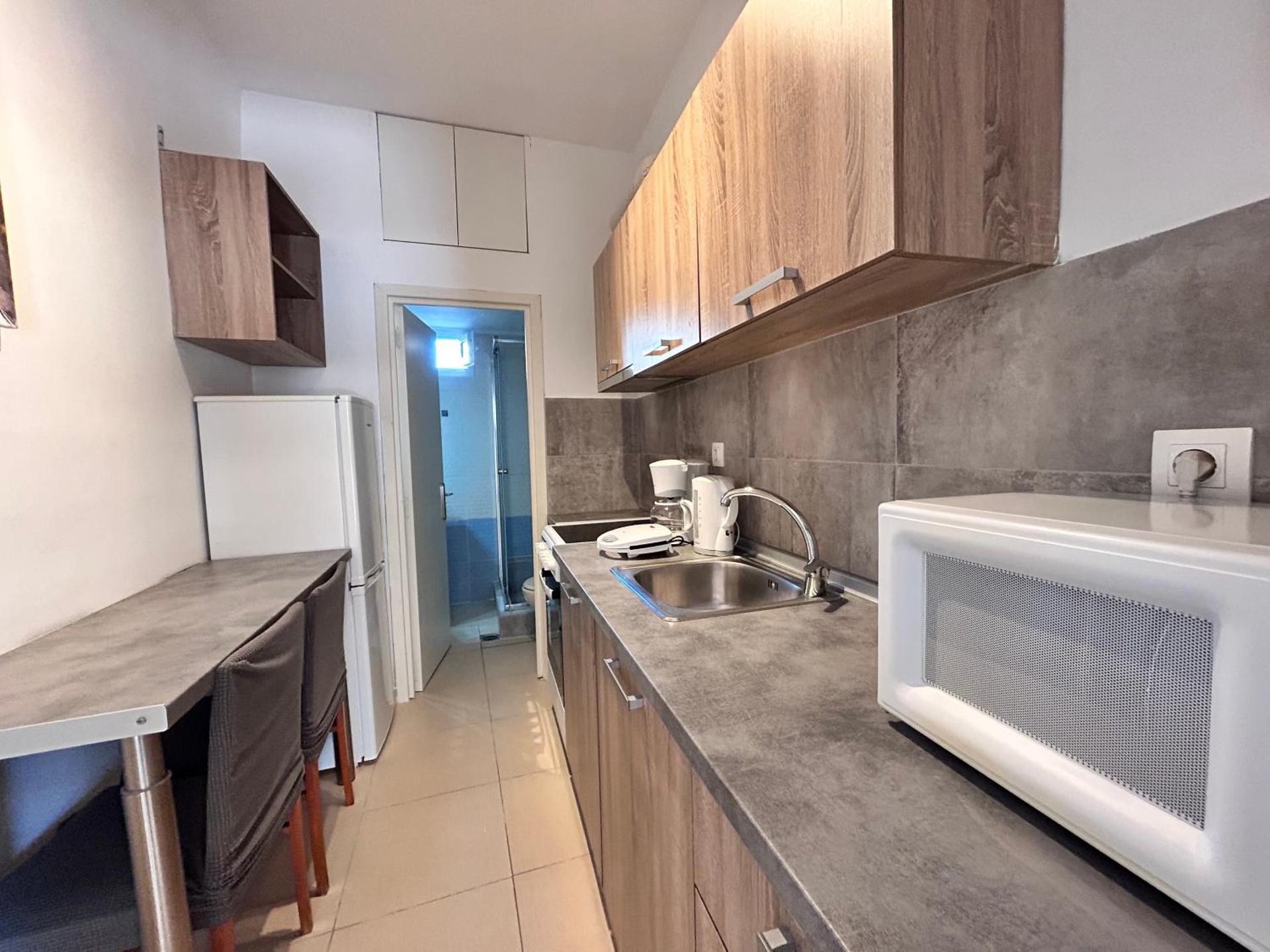 Kitchen or kitchenette