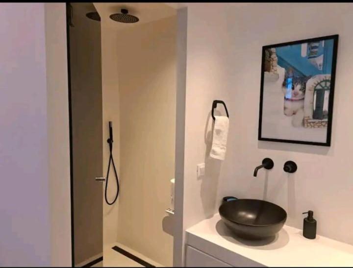 MYKONOS VIBES TOWN ROOM