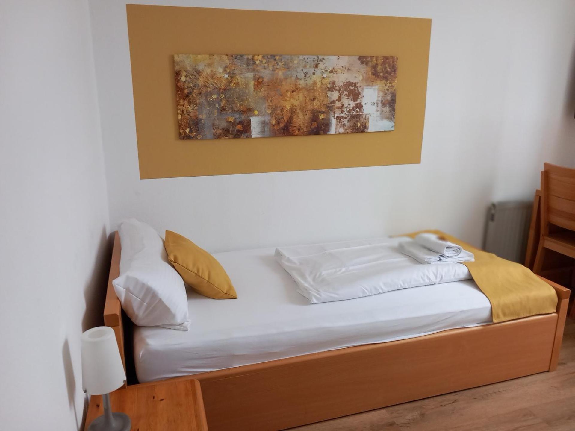 Hotel Karolinger - Self Check-In