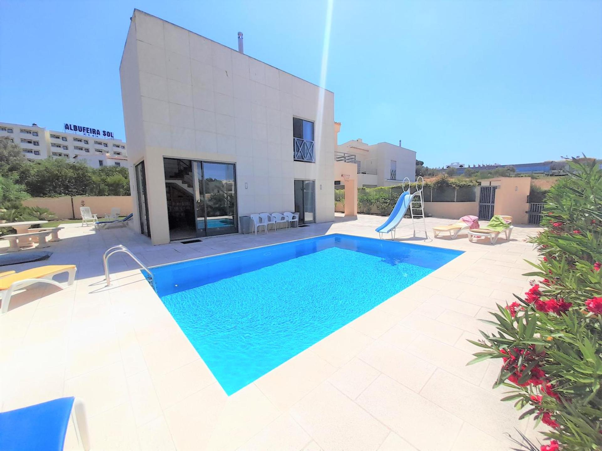 Villa Paula with Private Pool Close to the Beach and Strip