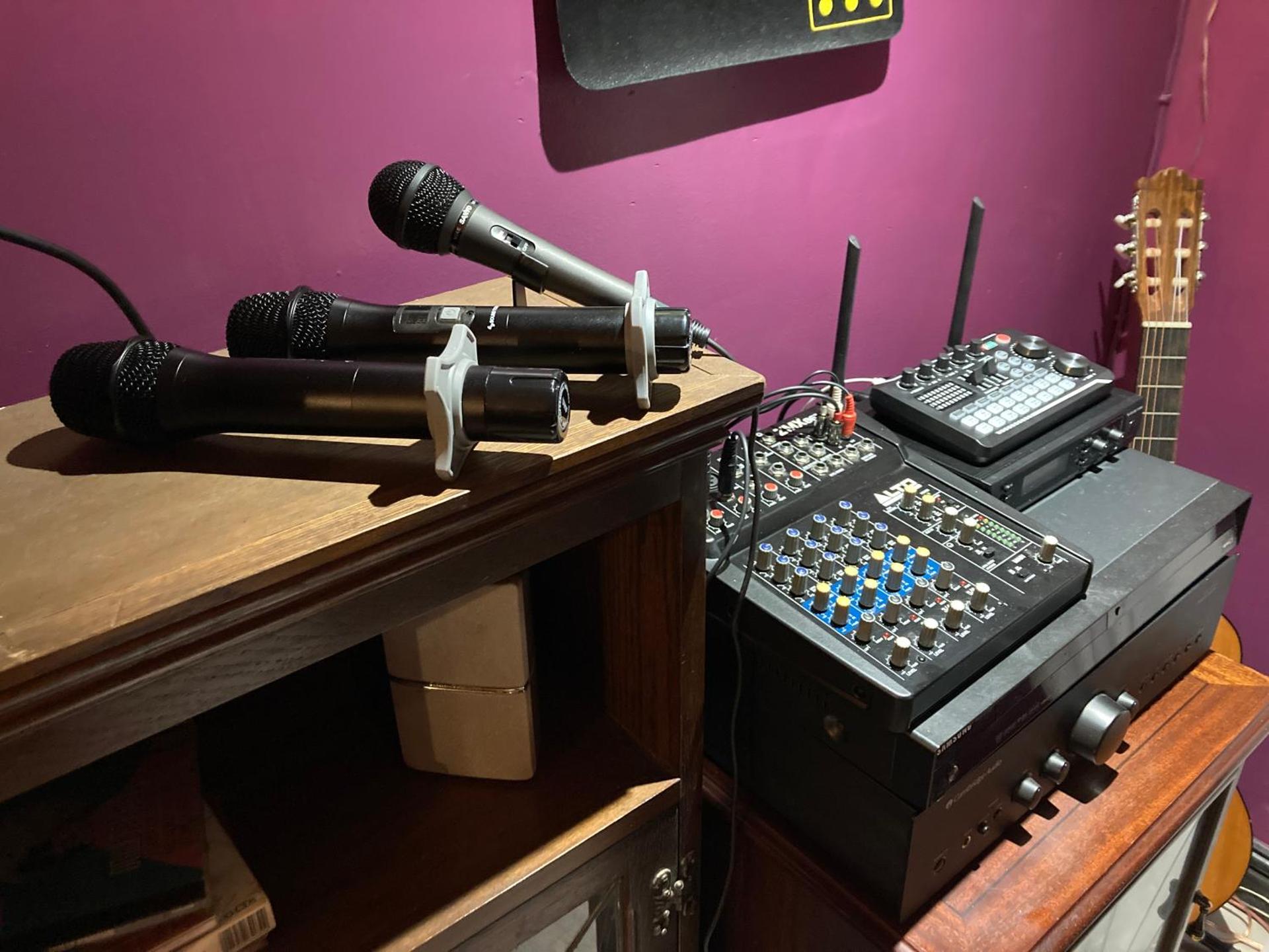 Communal lounge/ TV room