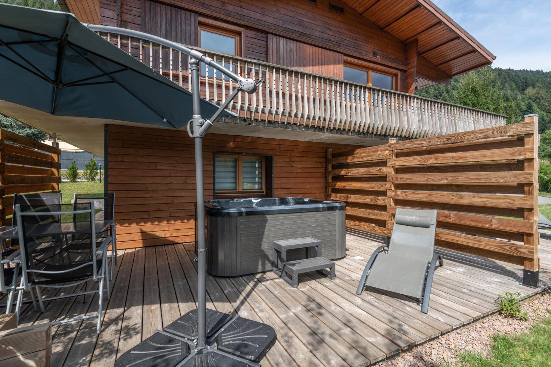 Chalets du Bouchot & Jacuzzi privatif proximité Gerardmer & La Bresse