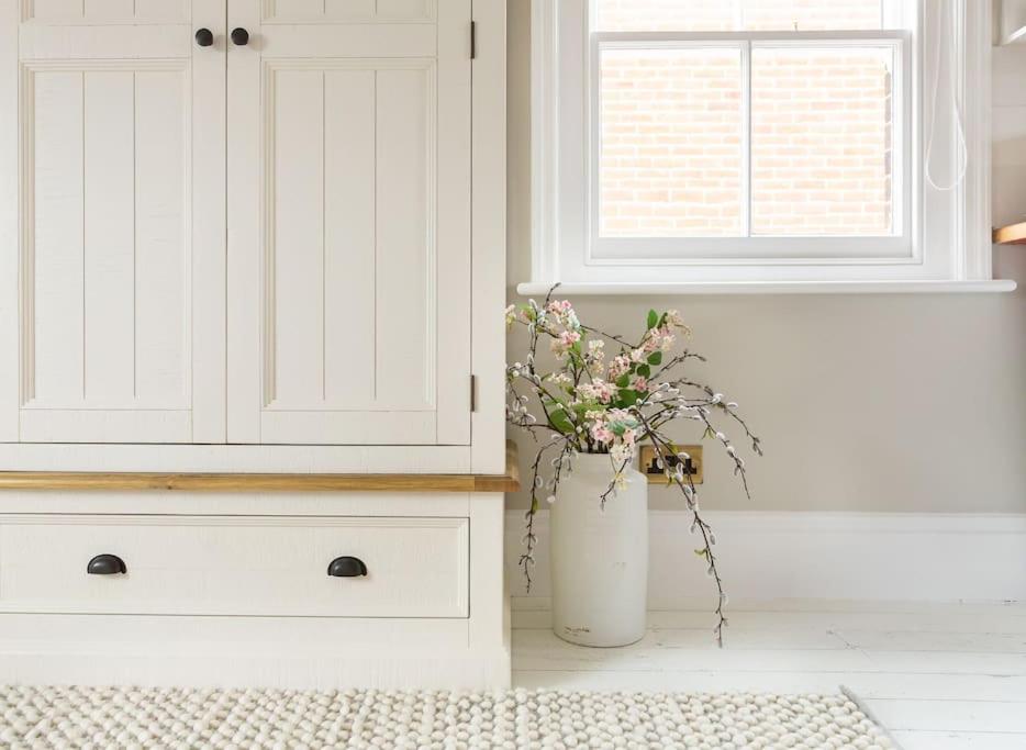 Stylish and homely 1 bed Edwardian Coach House