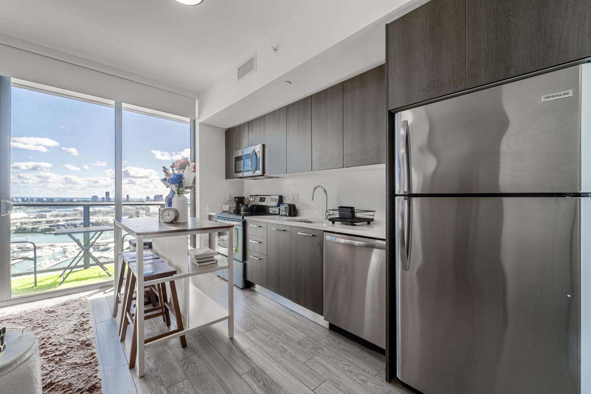 Devereaux Miami 2 Bedroom, 1 Bedroom, and Studio Condos with Balconies