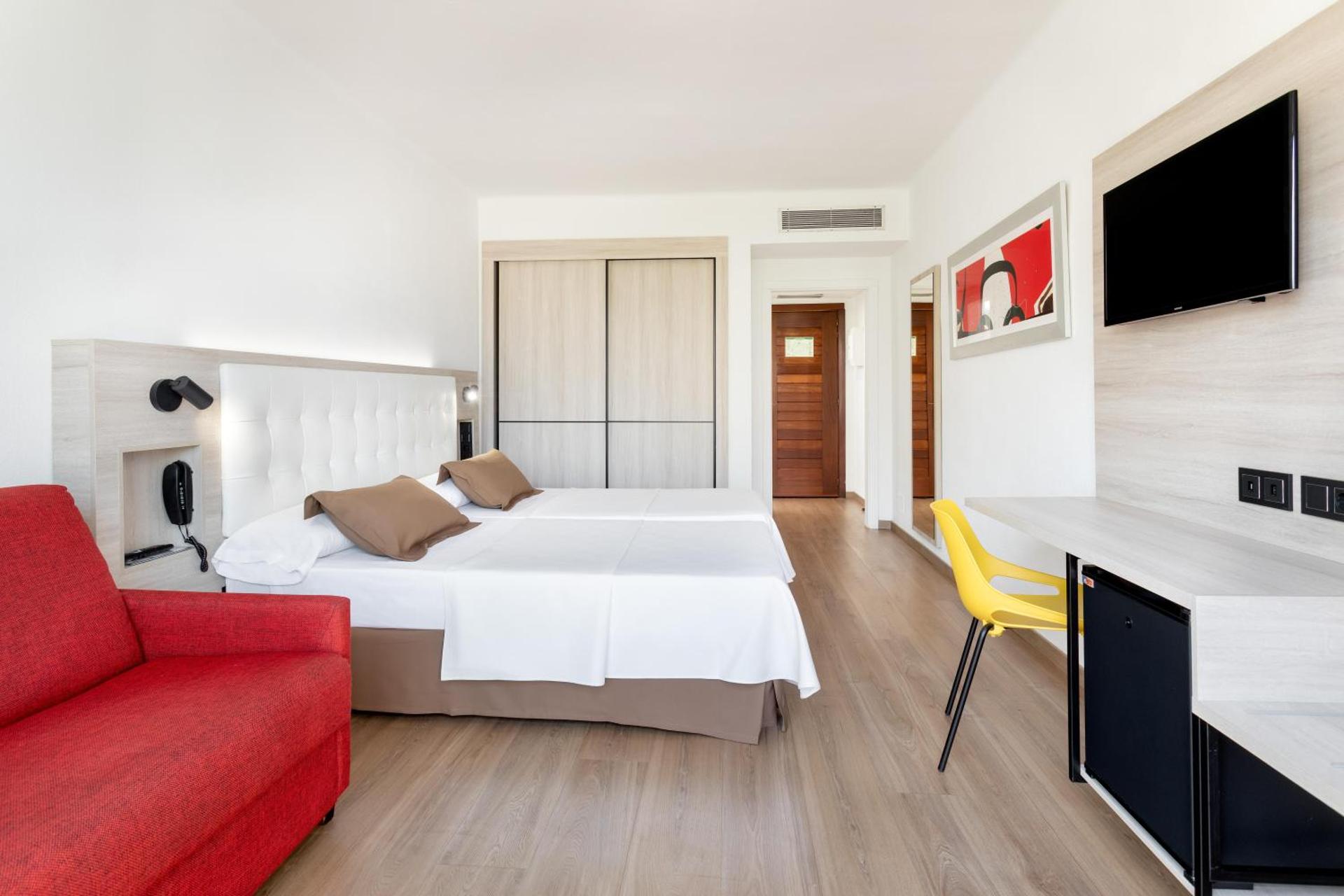 Photo of the whole room