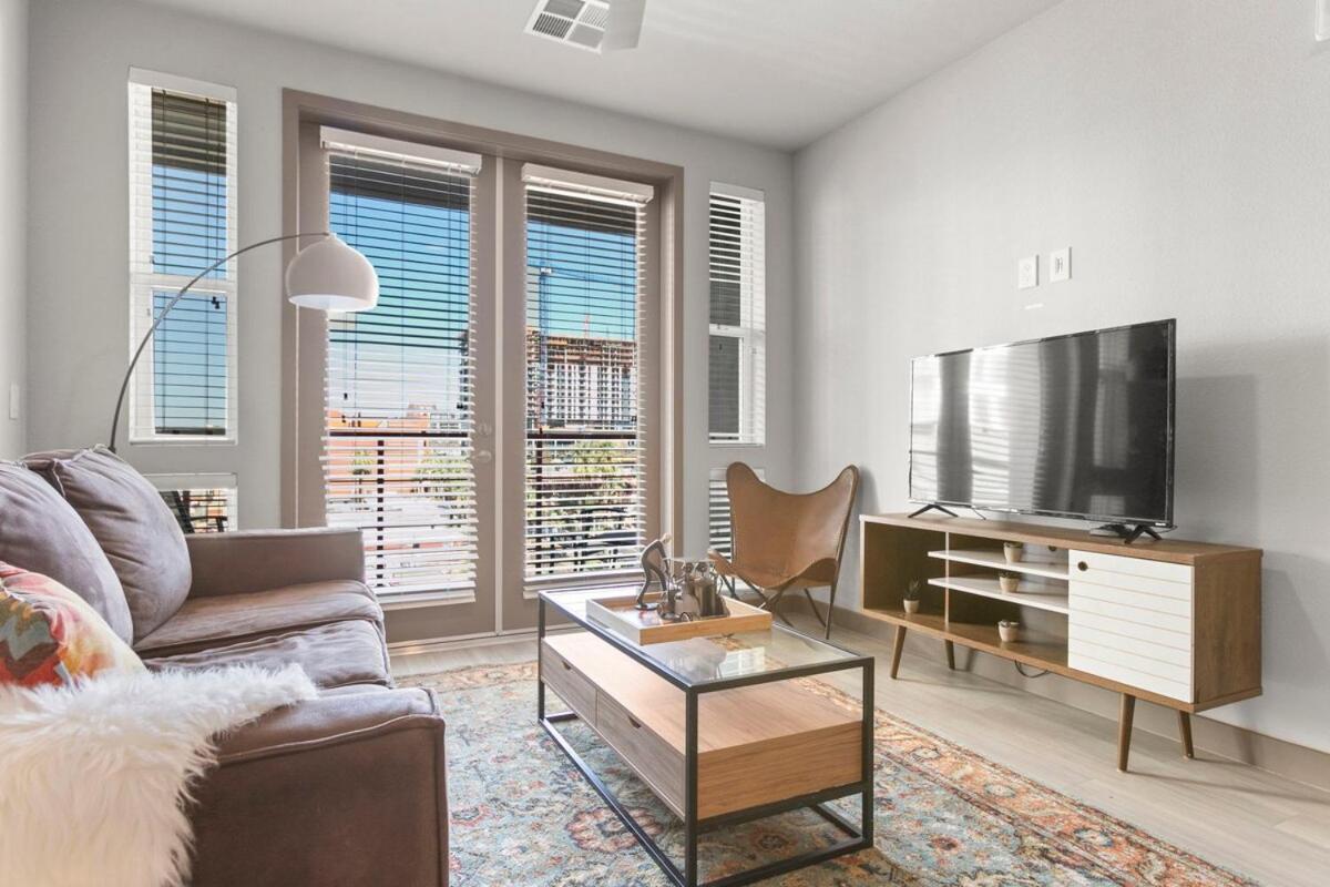 Cozysuites PHX RORO Gym, Pool, Pets, Parking! #8