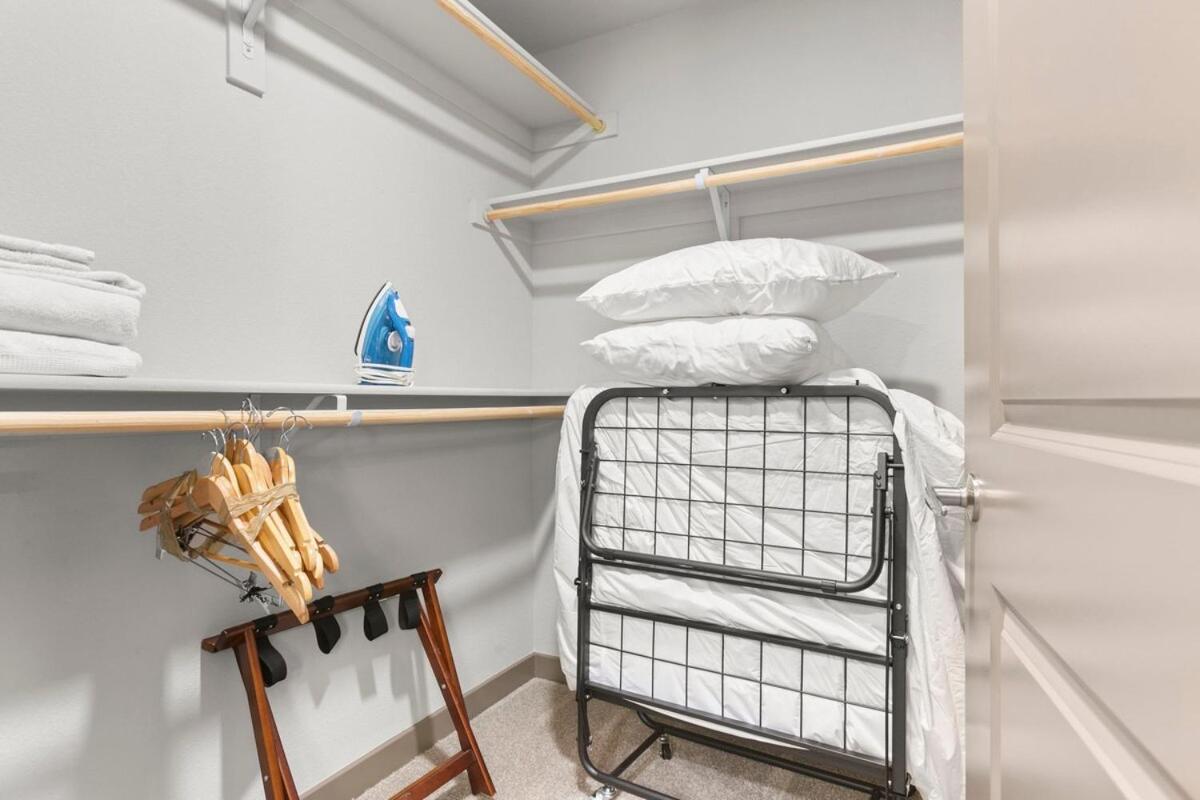 Cozysuites PHX RORO Gym, Pool, Pets, Parking! #8