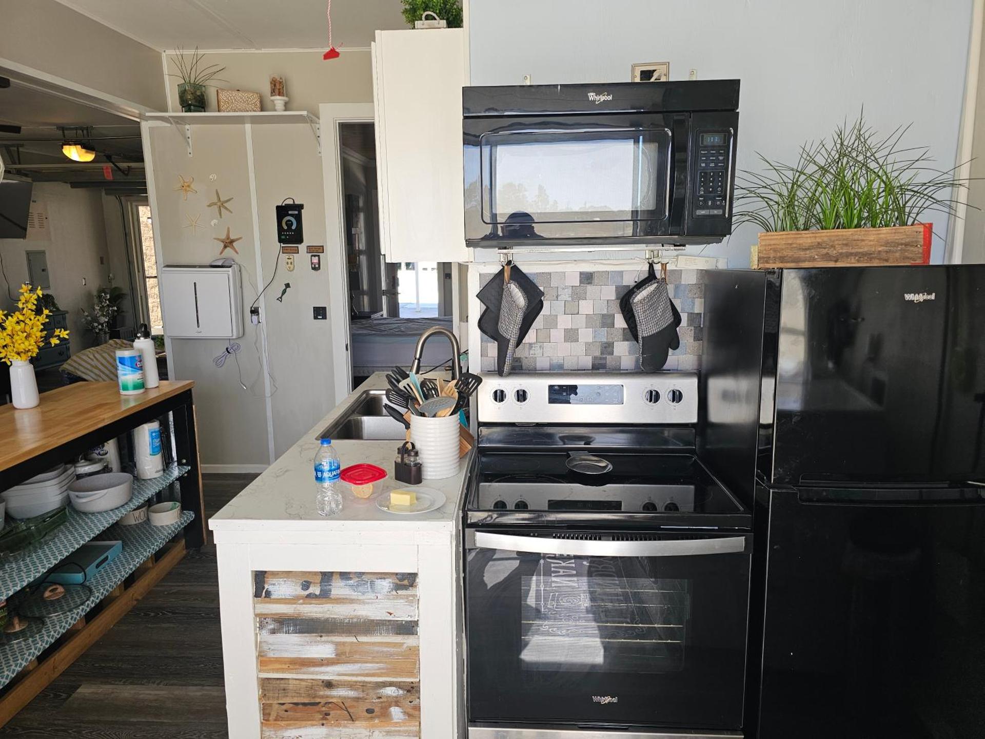 Kitchen or kitchenette