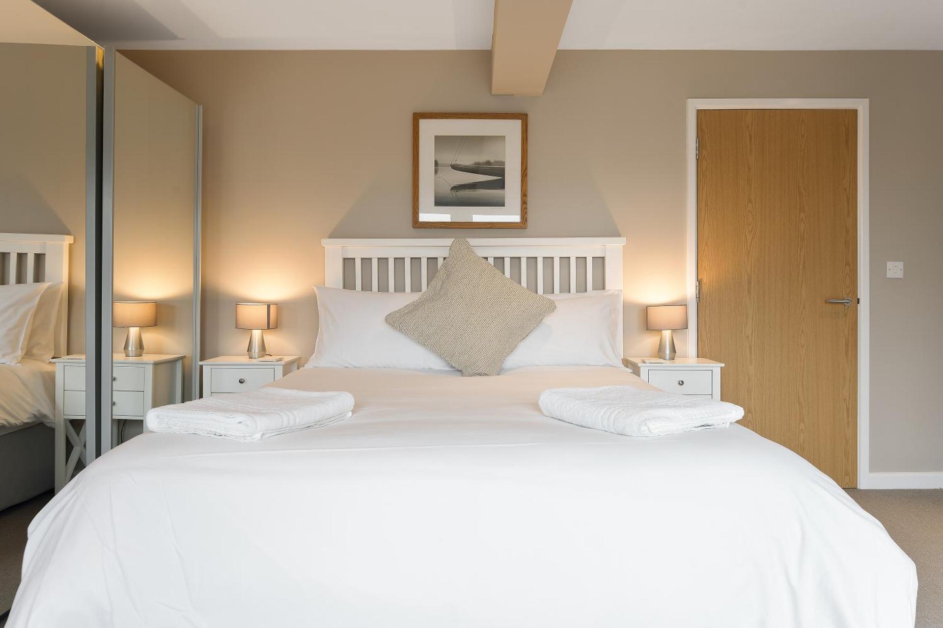 Westcliff Penthouse with Sea Views and Balcony