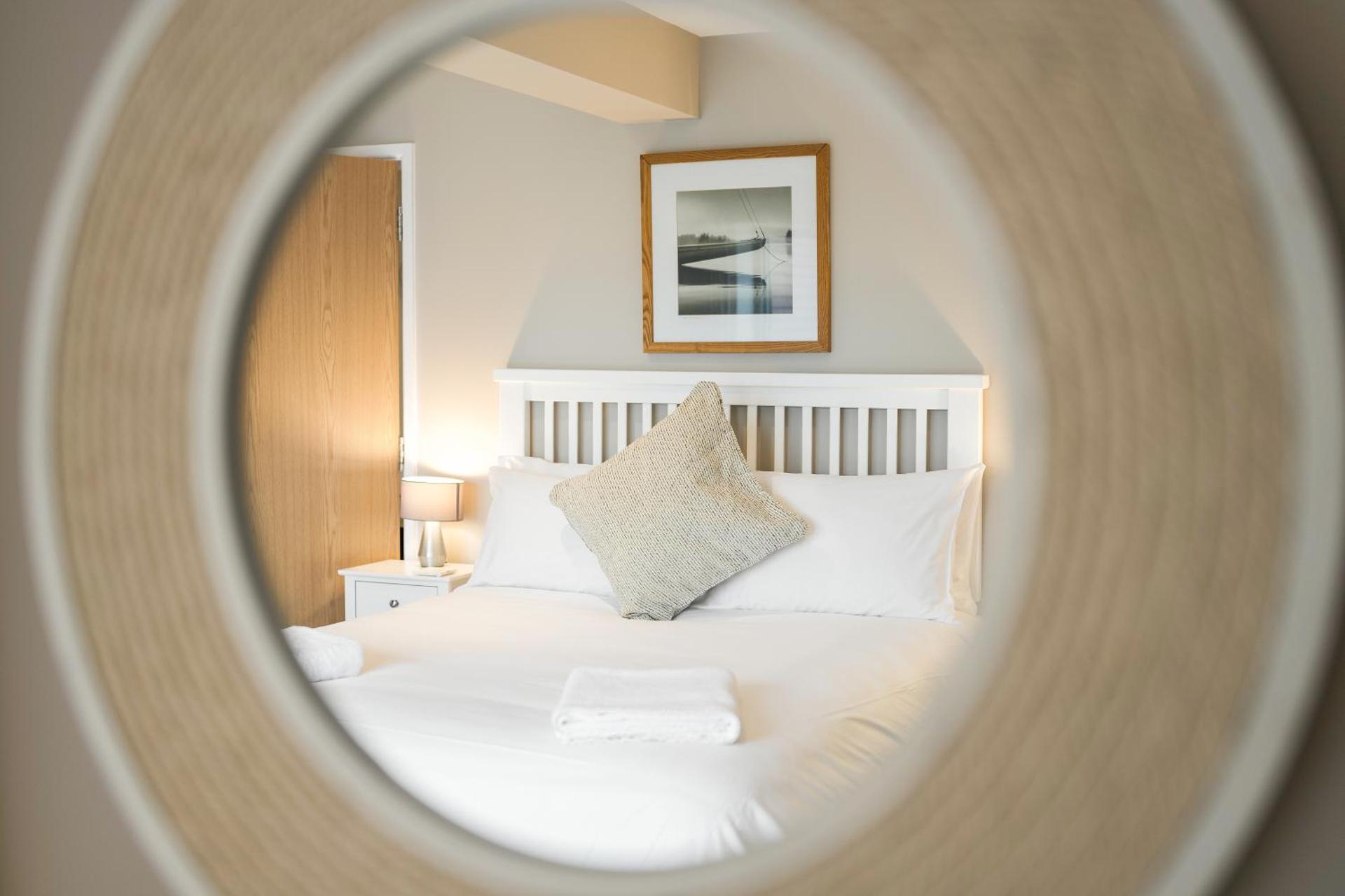 Westcliff Penthouse with Sea Views and Balcony