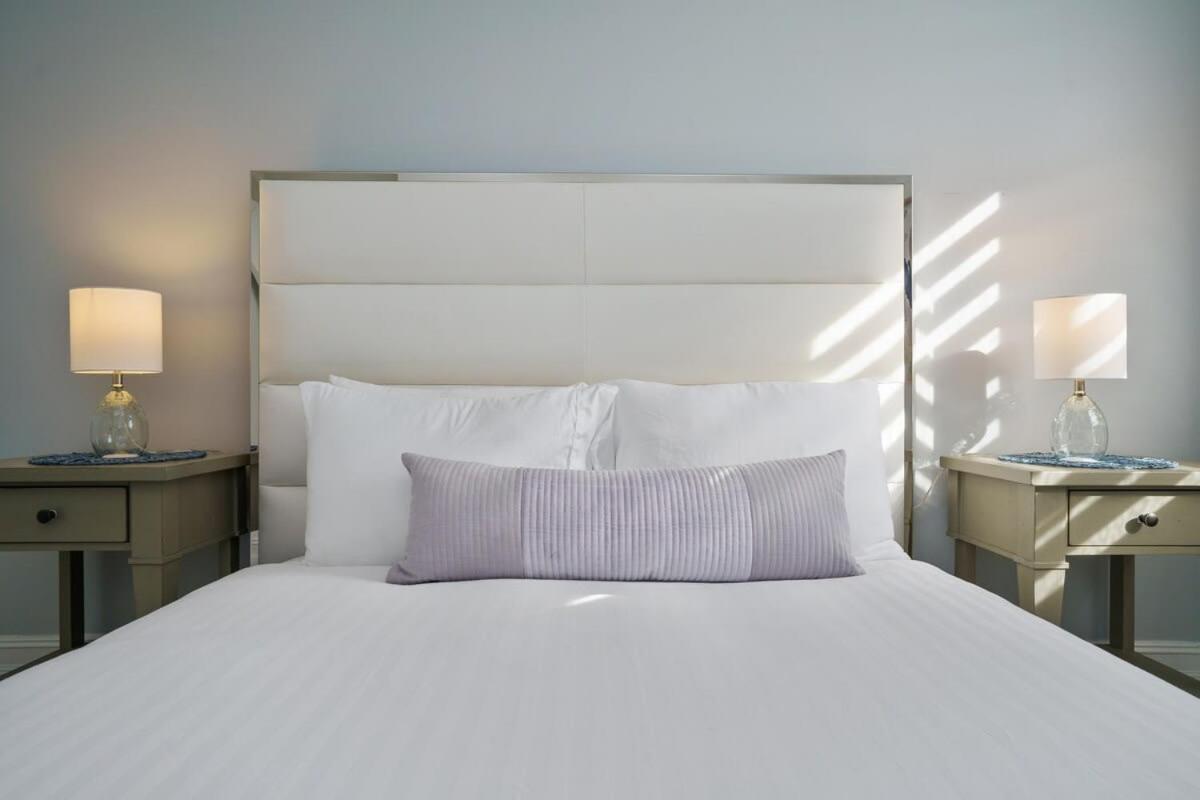 Blue Door Duplex Renovated Parking and Designed