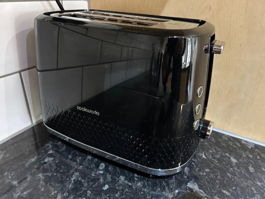 Spacious 2 Bed 2 Shower Apartment