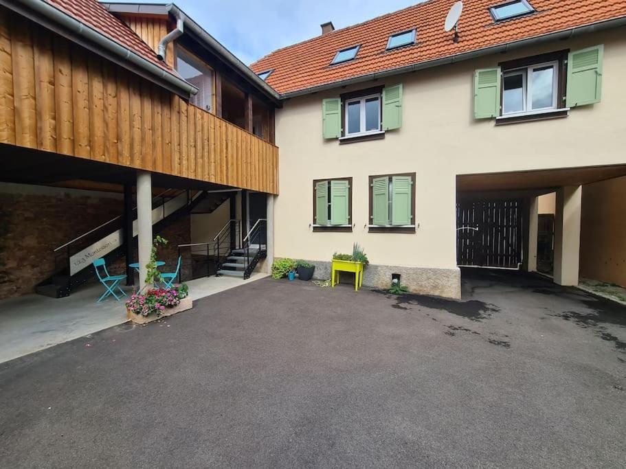 Appartement entier dans cour intérieure