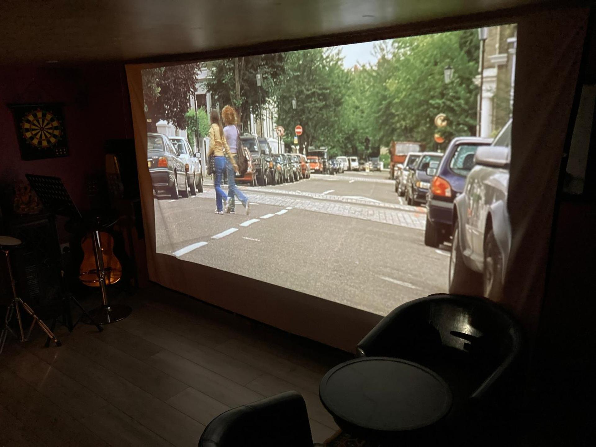 Communal lounge/ TV room