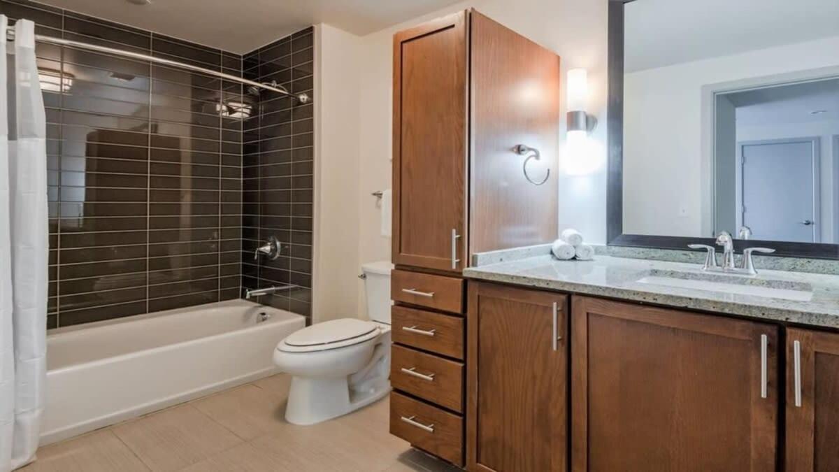 16th FL Bold CozySuites with pool, gym #3